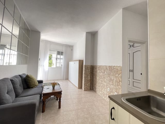1 makuuhuone Omakotitalo myytävänä paikassa Estepona - 234 000 € (Ref: 9789441)