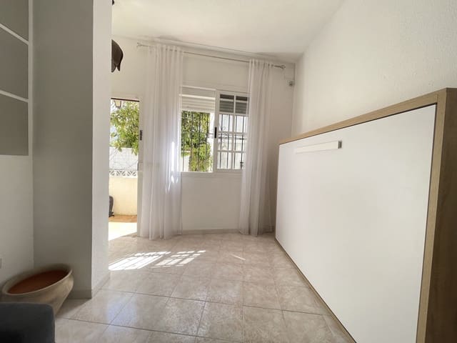 1 makuuhuone Omakotitalo myytävänä paikassa Estepona - 234 000 € (Ref: 9789441)