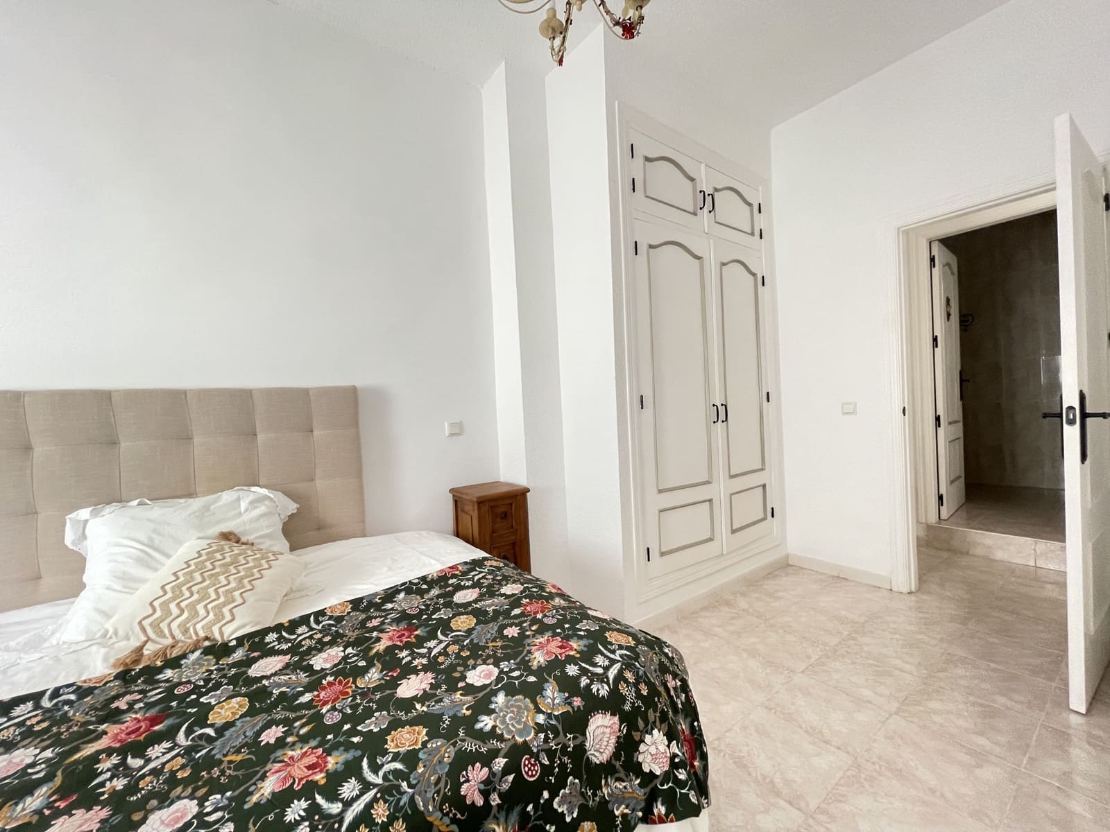 1 makuuhuone Omakotitalo myytävänä paikassa Estepona - 234 000 € (Ref: 9789441)