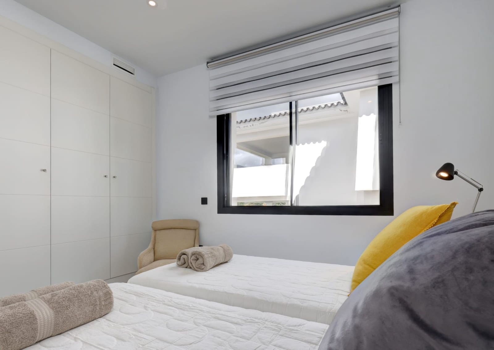 2 soverom Leilighet til salgs i Estepona med svømmebasseng garasje - € 565 000 (Ref: 9789878)