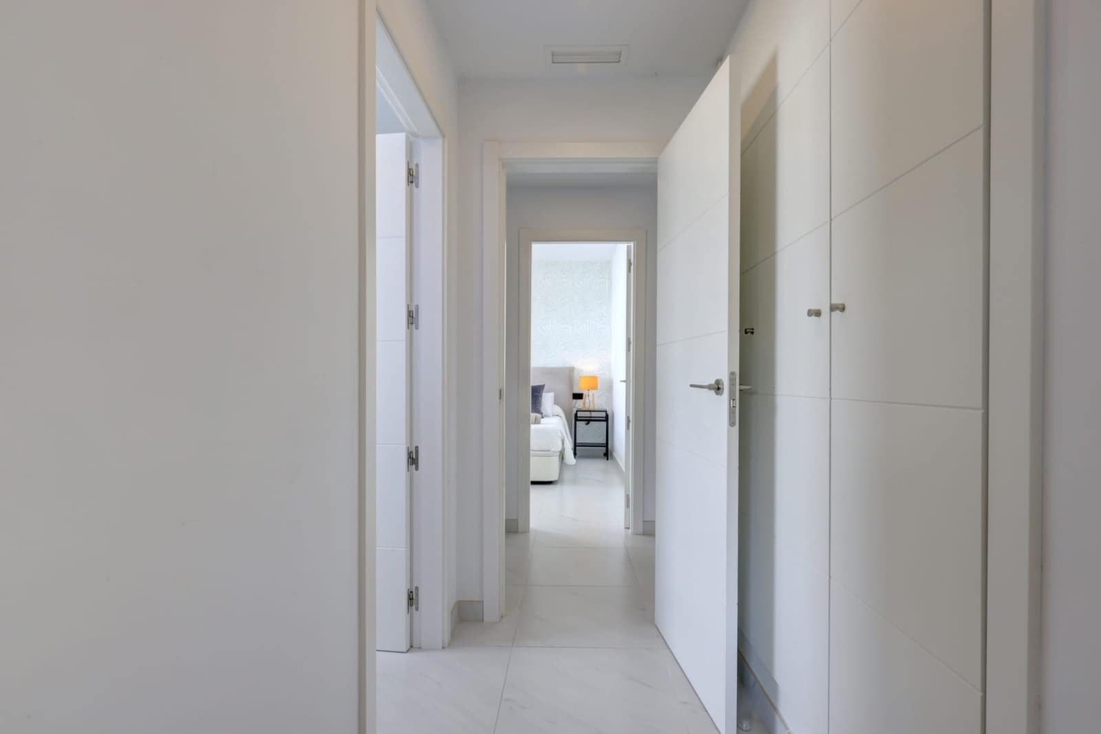 2 soverom Leilighet til salgs i Estepona med svømmebasseng garasje - € 565 000 (Ref: 9789878)