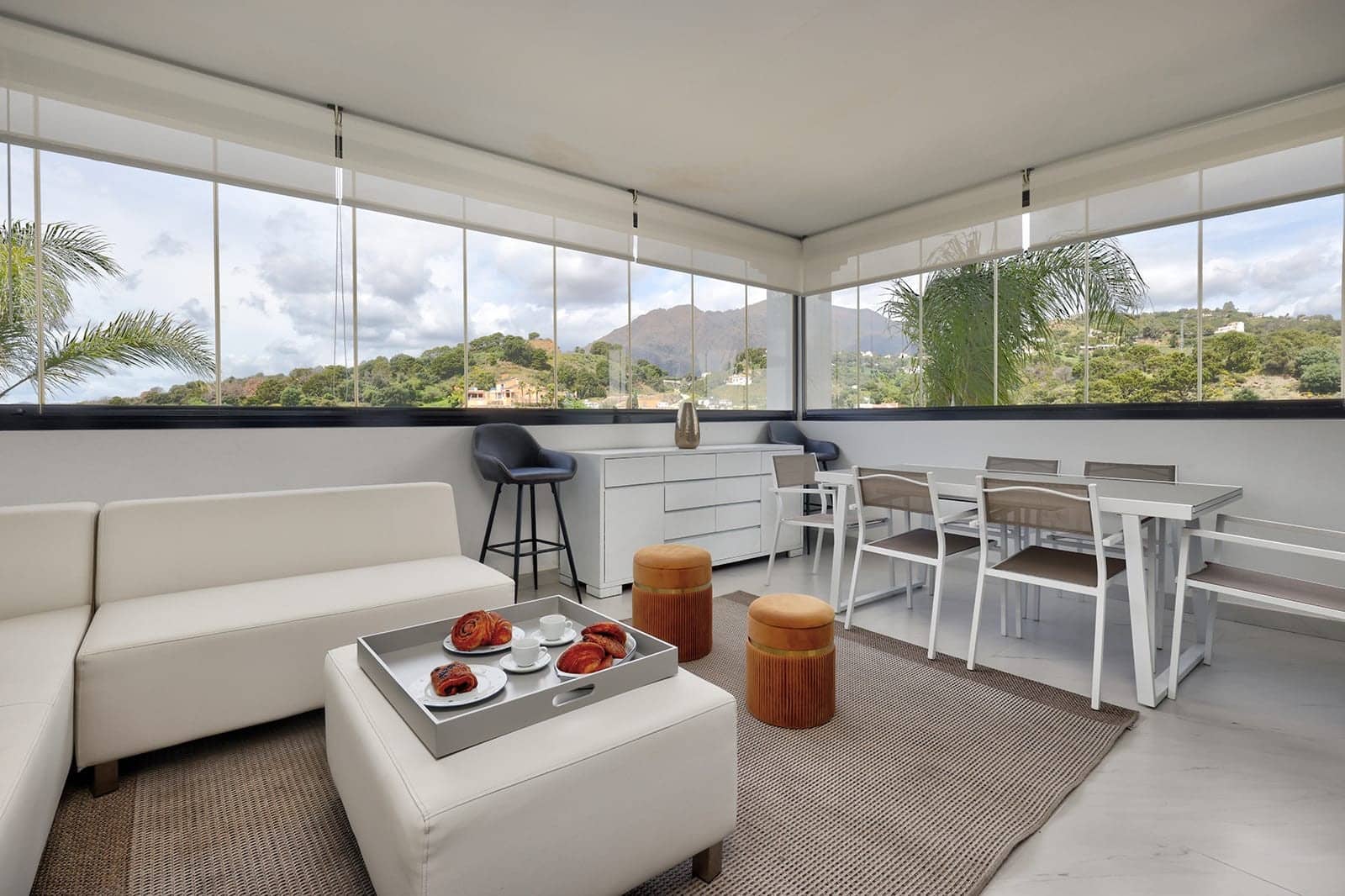 2 soverom Leilighet til salgs i Estepona med svømmebasseng garasje - € 565 000 (Ref: 9789878)