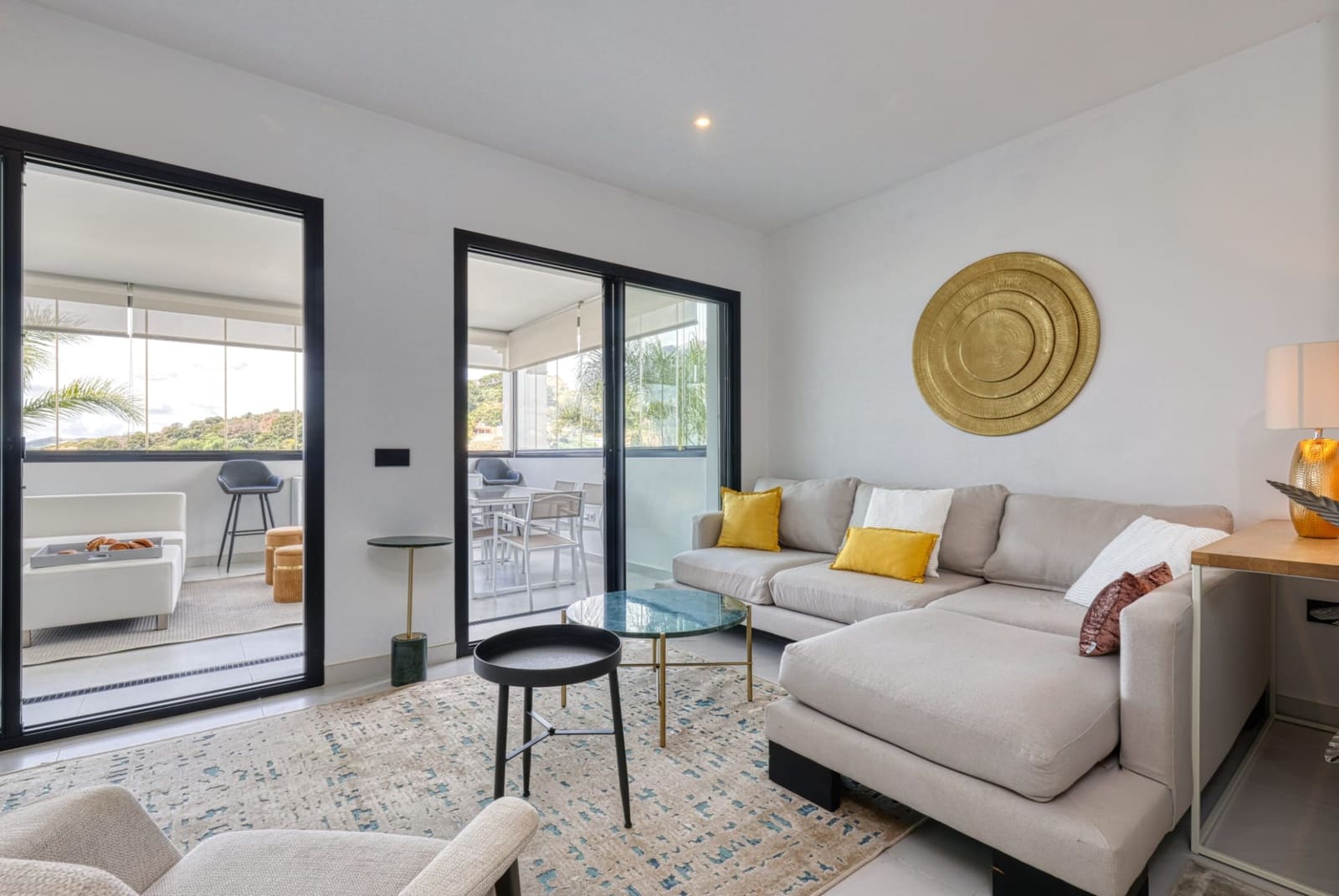 2 soverom Leilighet til salgs i Estepona med svømmebasseng garasje - € 565 000 (Ref: 9789878)