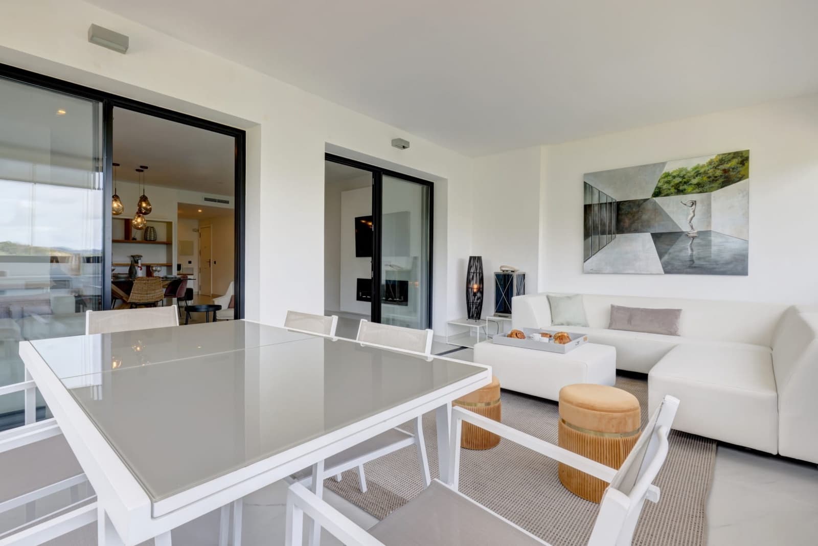 2 soverom Leilighet til salgs i Estepona med svømmebasseng garasje - € 565 000 (Ref: 9789878)