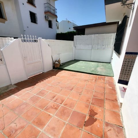 3 camera da letto Villetta Bifamiliare in vendita in Manilva Pueblo, Manilva con garage - 320.000 € (Rif: 9793372)