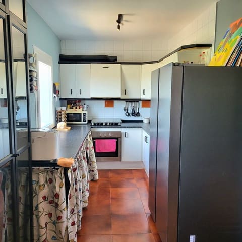 4 soverom Kjedet enebolig til salgs i Manilva Pueblo, Manilva med garasje - € 320 000 (Ref: 9793372)