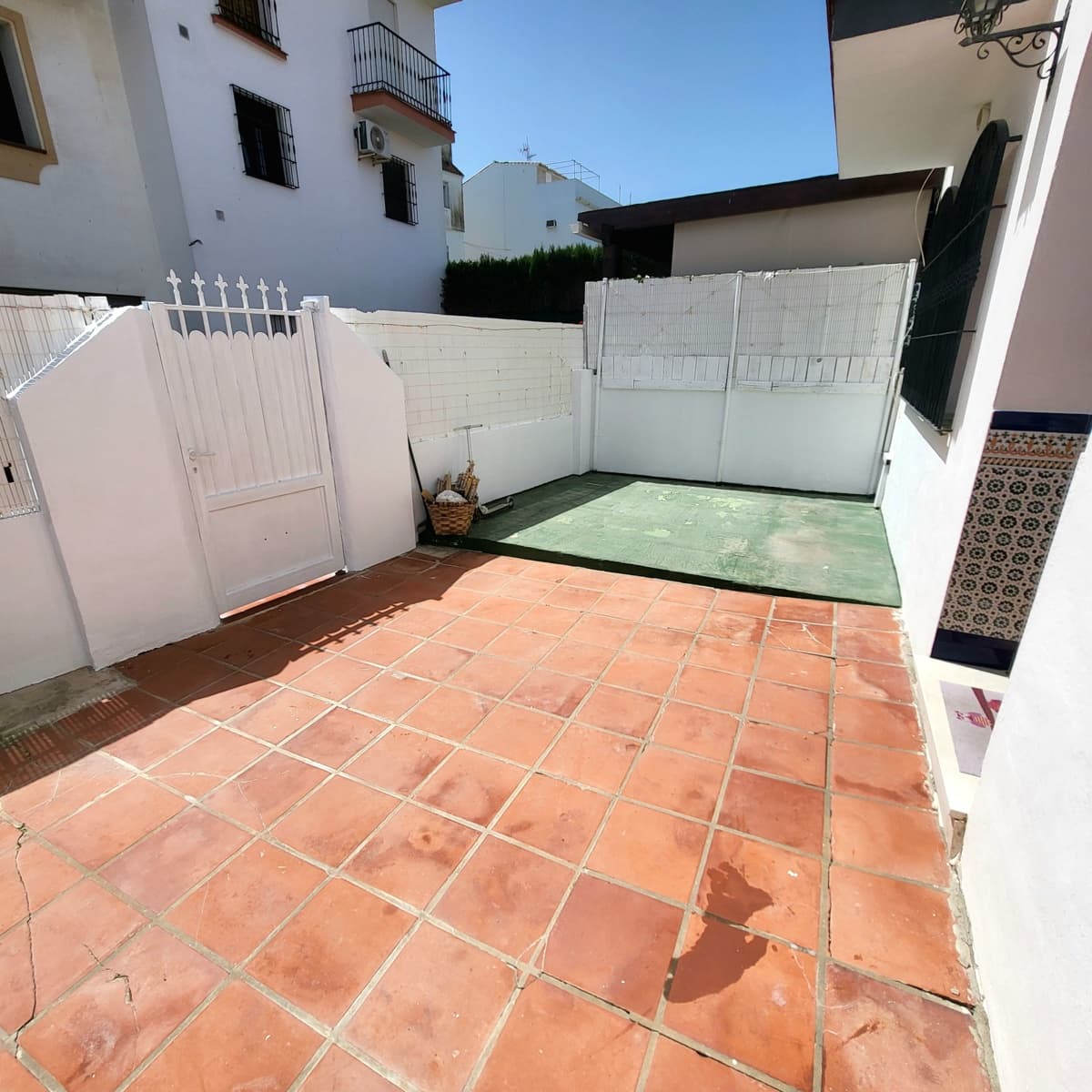 4 bedroom Semi-detached Villa for sale in Manilva with garage - € 320,000 (Ref: 9793372)
