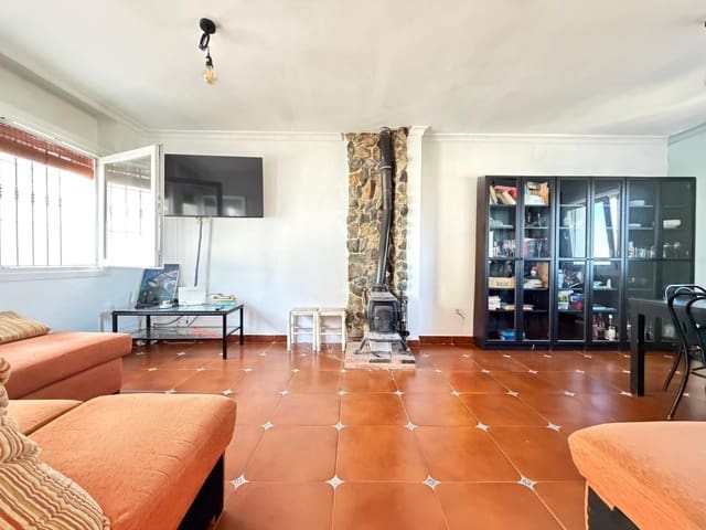 4 soverom Kjedet enebolig til salgs i Manilva Pueblo, Manilva med garasje - € 274 999 (Ref: 9793372)