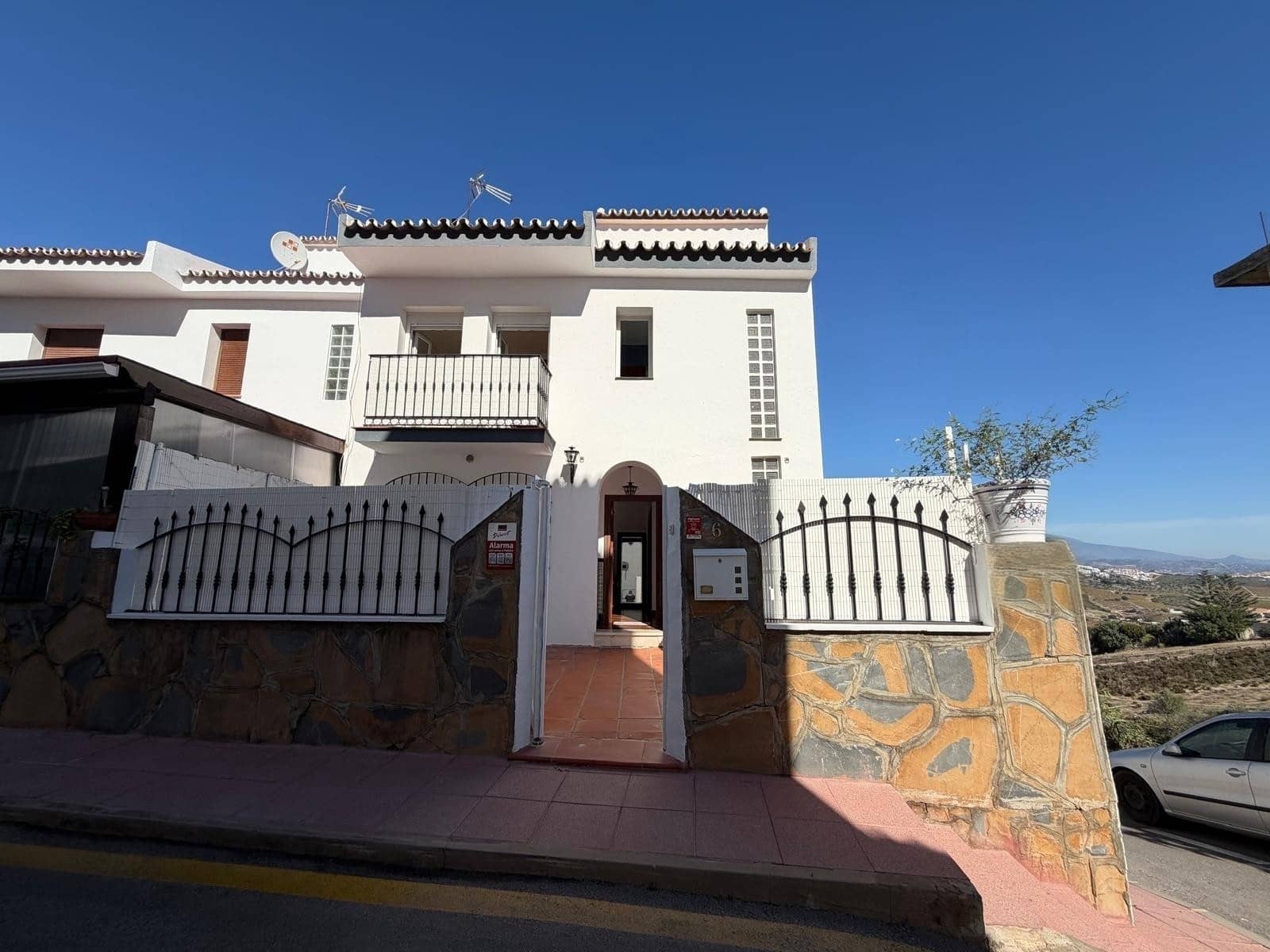 4 quarto Moradia Geminada para venda em Manilva com garagem - 274 999 € (Ref: 9793372)