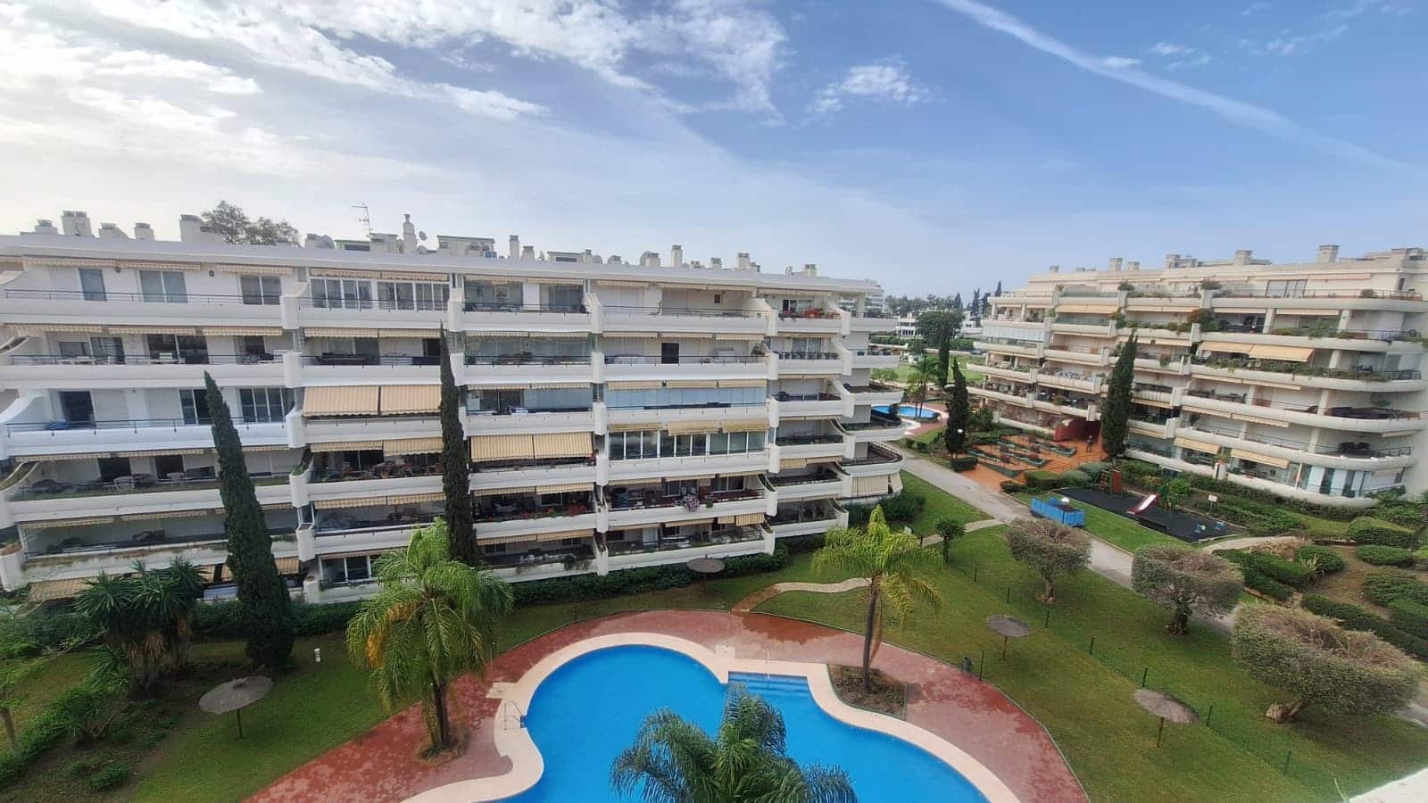 3 quarto Penthouse para venda em Guadalmina com piscina garagem - 610 000 € (Ref: 9797987)