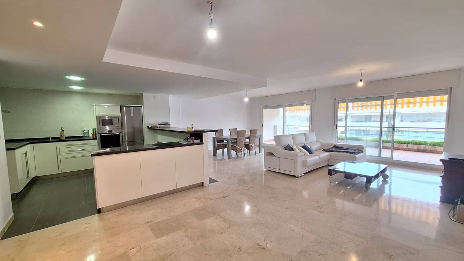 3 quarto Penthouse para venda em Guadalmina com piscina garagem - 610 000 € (Ref: 9797987)