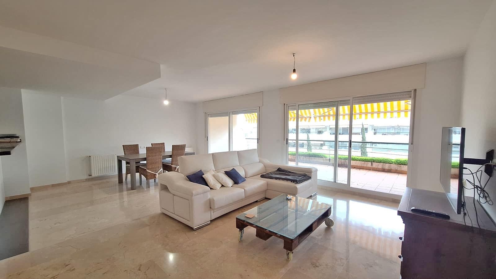 3 quarto Penthouse para venda em Guadalmina com piscina garagem - 610 000 € (Ref: 9797987)