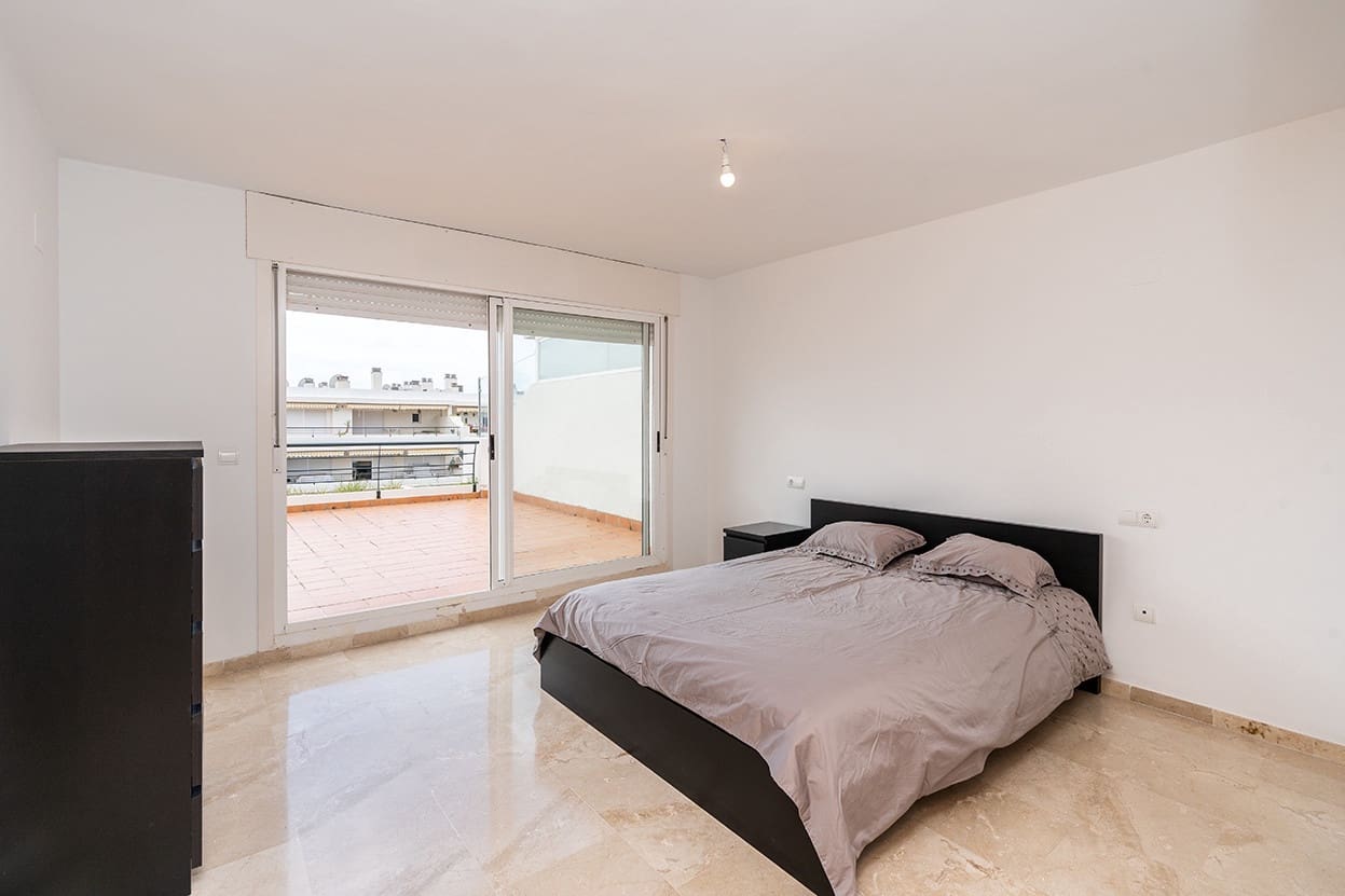 3 soveværelse Penthouse til salg i Guadalmina med swimmingpool garage - € 610.000 (Ref: 9797987)