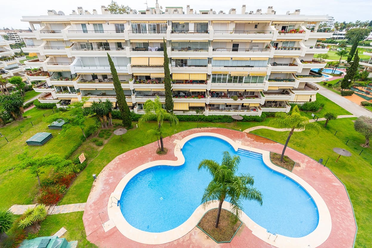 3 soveværelse Penthouse til salg i Guadalmina med swimmingpool garage - € 610.000 (Ref: 9797987)
