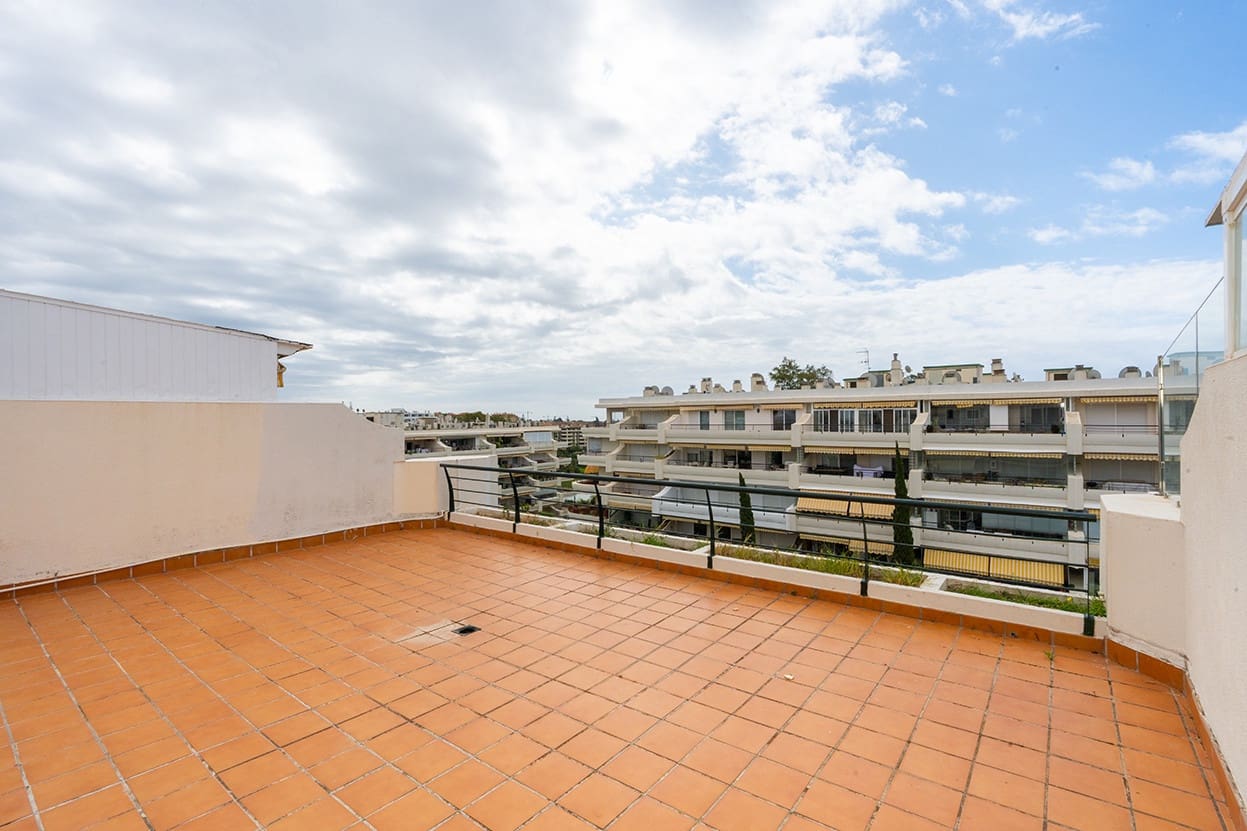3 soveværelse Penthouse til salg i Guadalmina med swimmingpool garage - € 610.000 (Ref: 9797987)