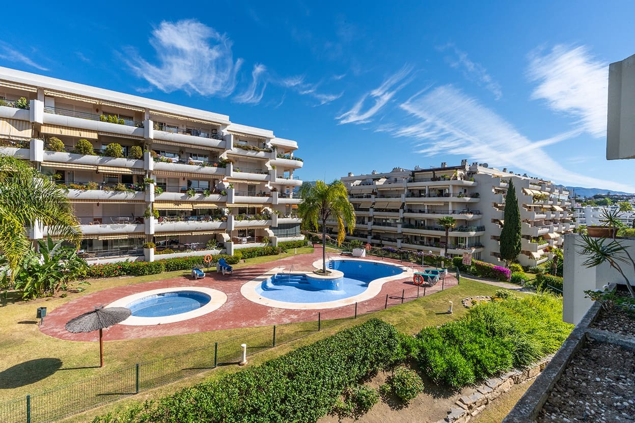 3 soveværelse Penthouse til salg i Guadalmina med swimmingpool garage - € 610.000 (Ref: 9797987)