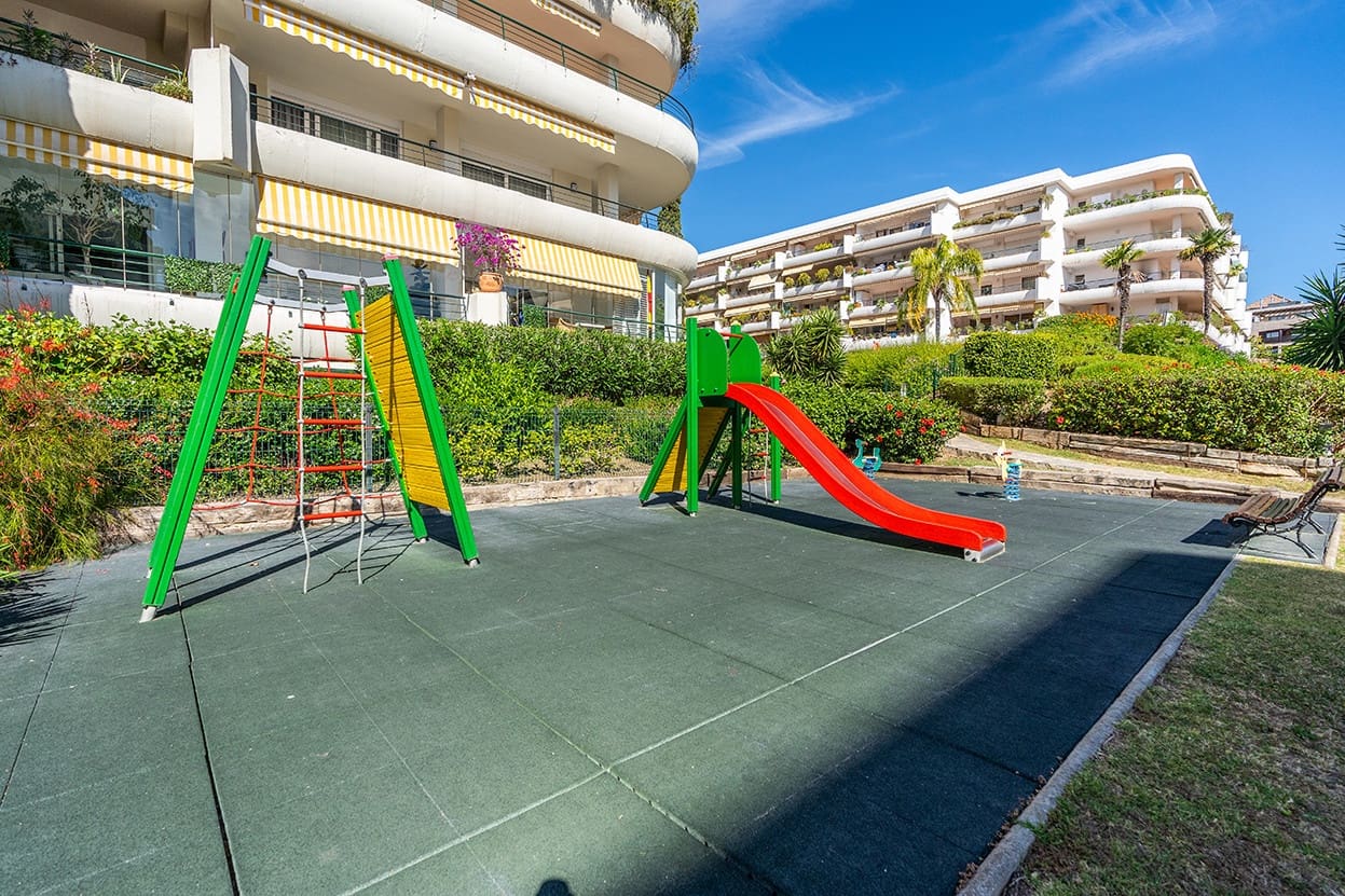 3 soveværelse Penthouse til salg i Guadalmina med swimmingpool garage - € 610.000 (Ref: 9797987)