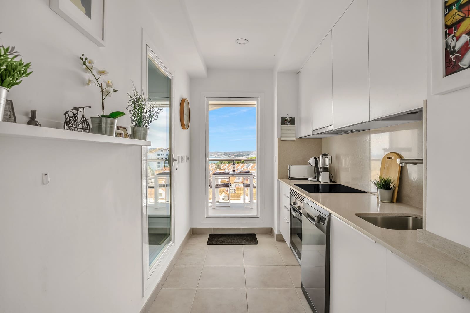 3 bedroom Penthouse for sale in Estepona with pool garage - € 549,000 (Ref: 9805266)