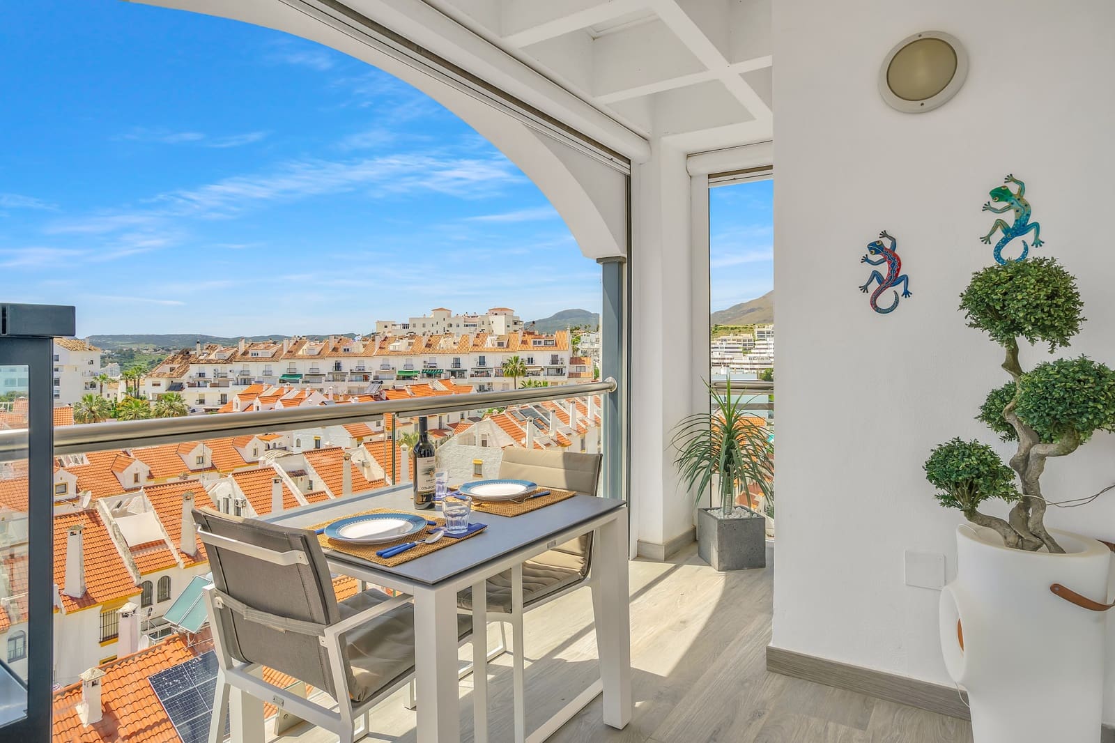 3 bedroom Penthouse for sale in Estepona with pool garage - € 549,000 (Ref: 9805266)