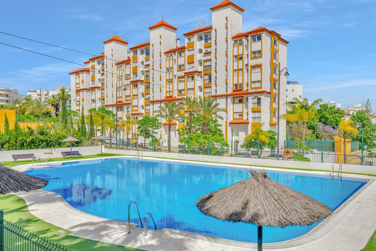 3 soveværelse Penthouse til salg i Estepona med swimmingpool garage - € 549.000 (Ref: 9805266)