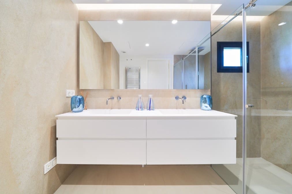 3 chambre Appartement à vendre à Estepona avec piscine garage - 2 650 000 € (Ref: 9805714)