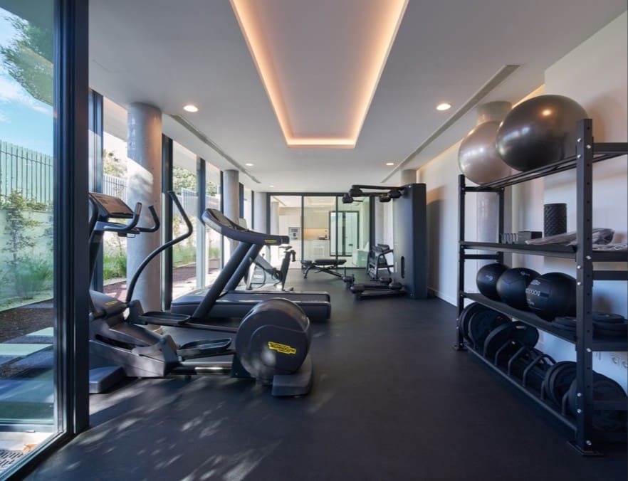 3 chambre Appartement à vendre à Estepona avec piscine garage - 2 650 000 € (Ref: 9805714)