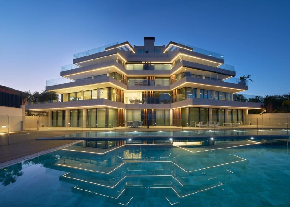 3 chambre Appartement à vendre à Estepona avec piscine garage - 2 650 000 € (Ref: 9805714)