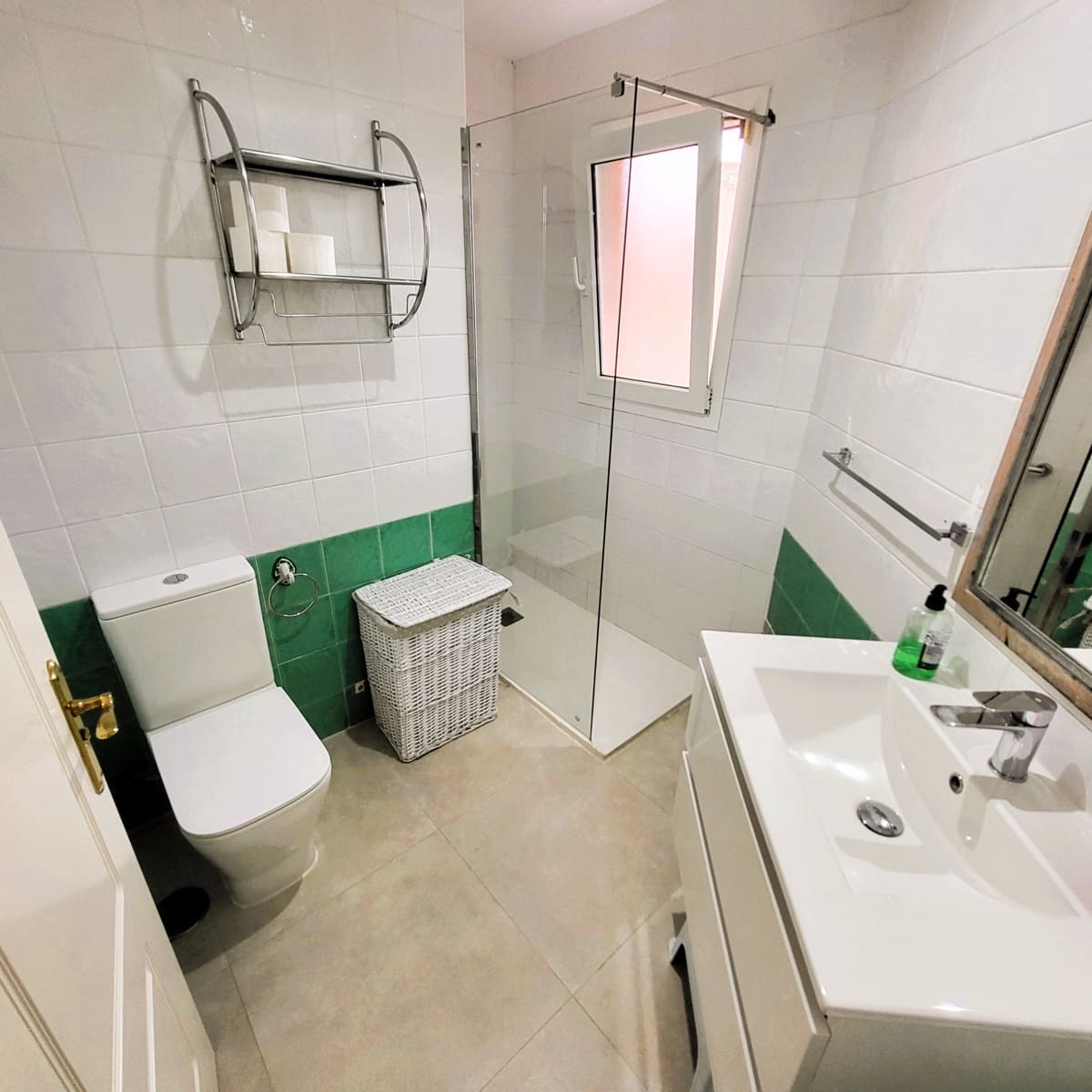 3 Zimmer Doppelhaus zu verkaufen in Manilva mit Pool Garage - 495.000 € (Ref: 9807471)