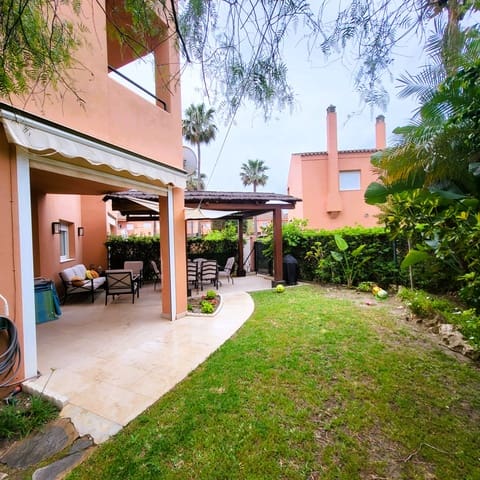 3 Zimmer Doppelhaus zu verkaufen in Manilva mit Pool Garage - 495.000 € (Ref: 9807471)