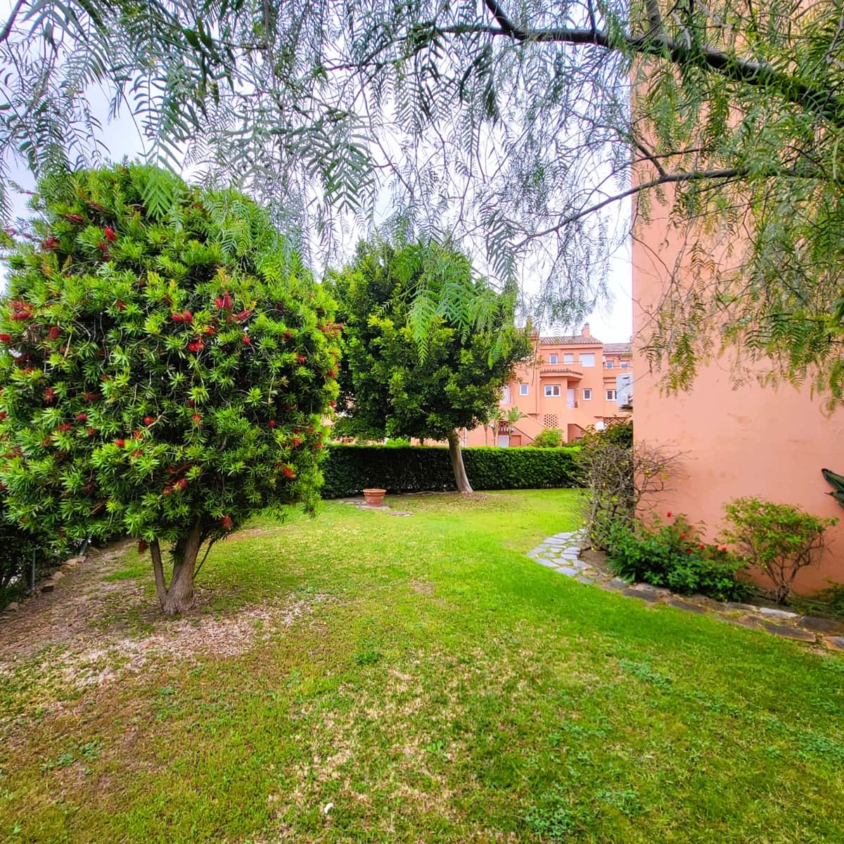 3 Zimmer Doppelhaus zu verkaufen in Manilva mit Pool Garage - 495.000 € (Ref: 9807471)