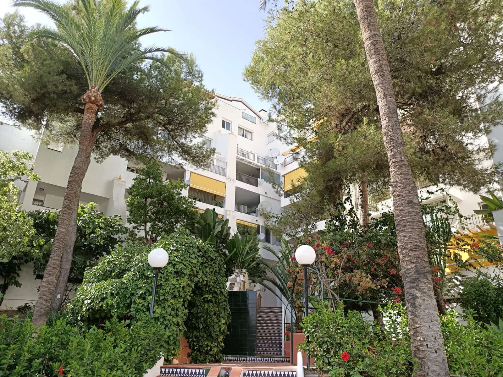 3 makuuhuone Huoneisto myytävänä paikassa Estepona mukana uima-altaan - 290 000 € (Ref: 9818840)