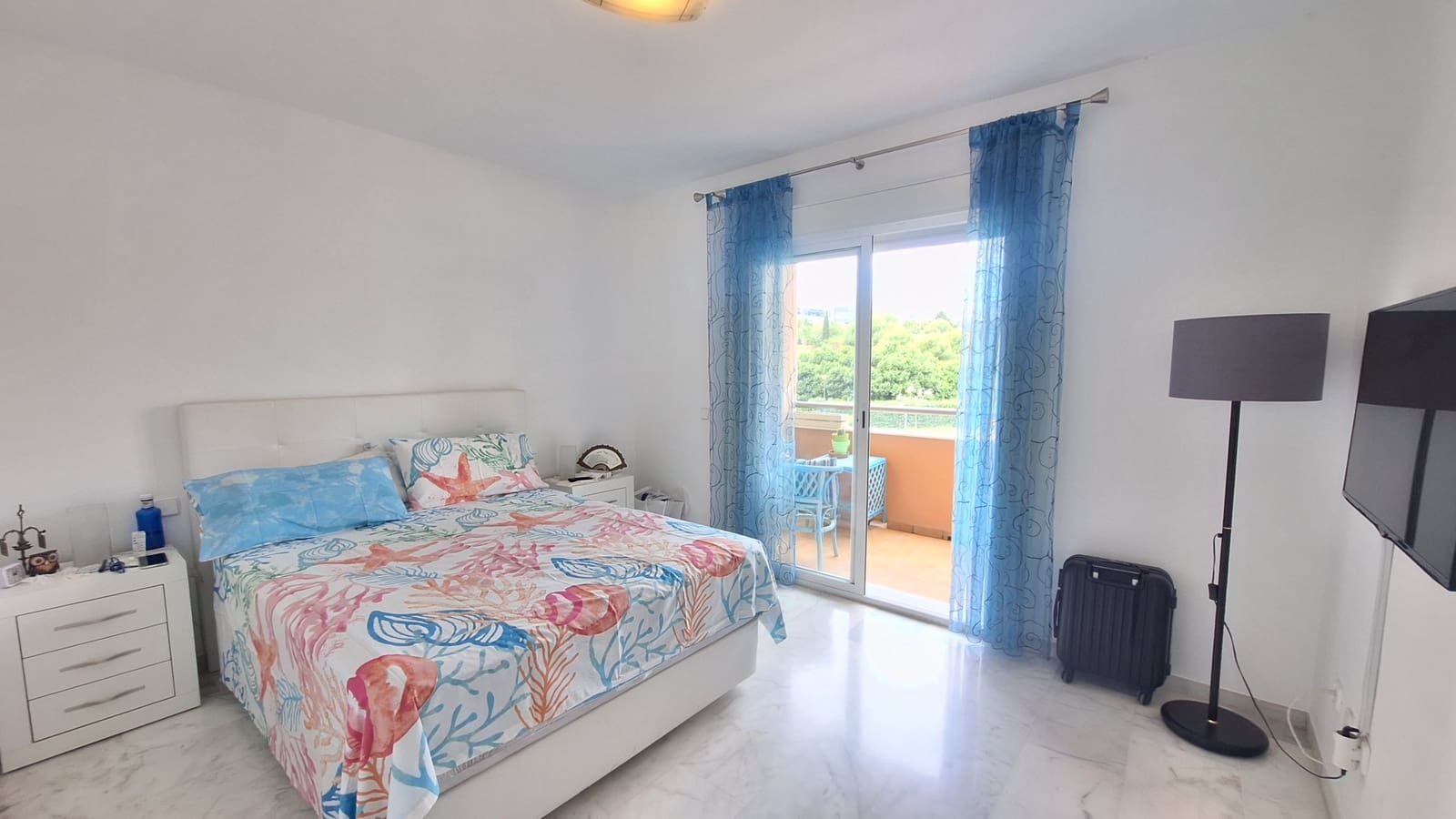 3 quarto Apartamento para venda em Estepona com piscina garagem - 395 000 € (Ref: 9833034)