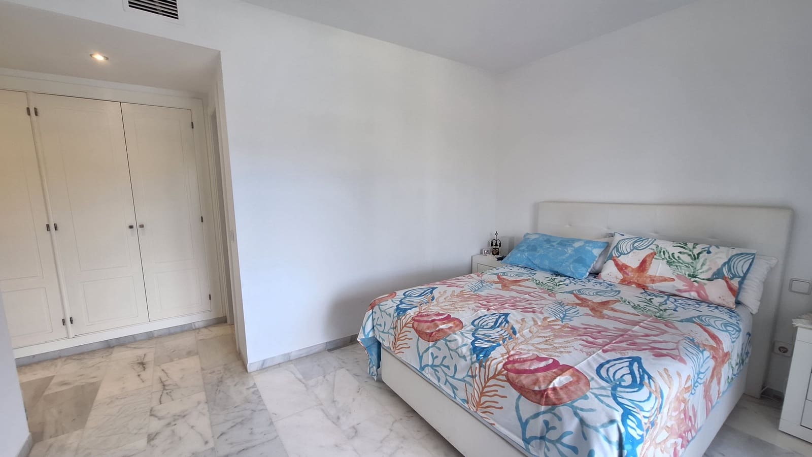 3 quarto Apartamento para venda em Estepona com piscina garagem - 395 000 € (Ref: 9833034)