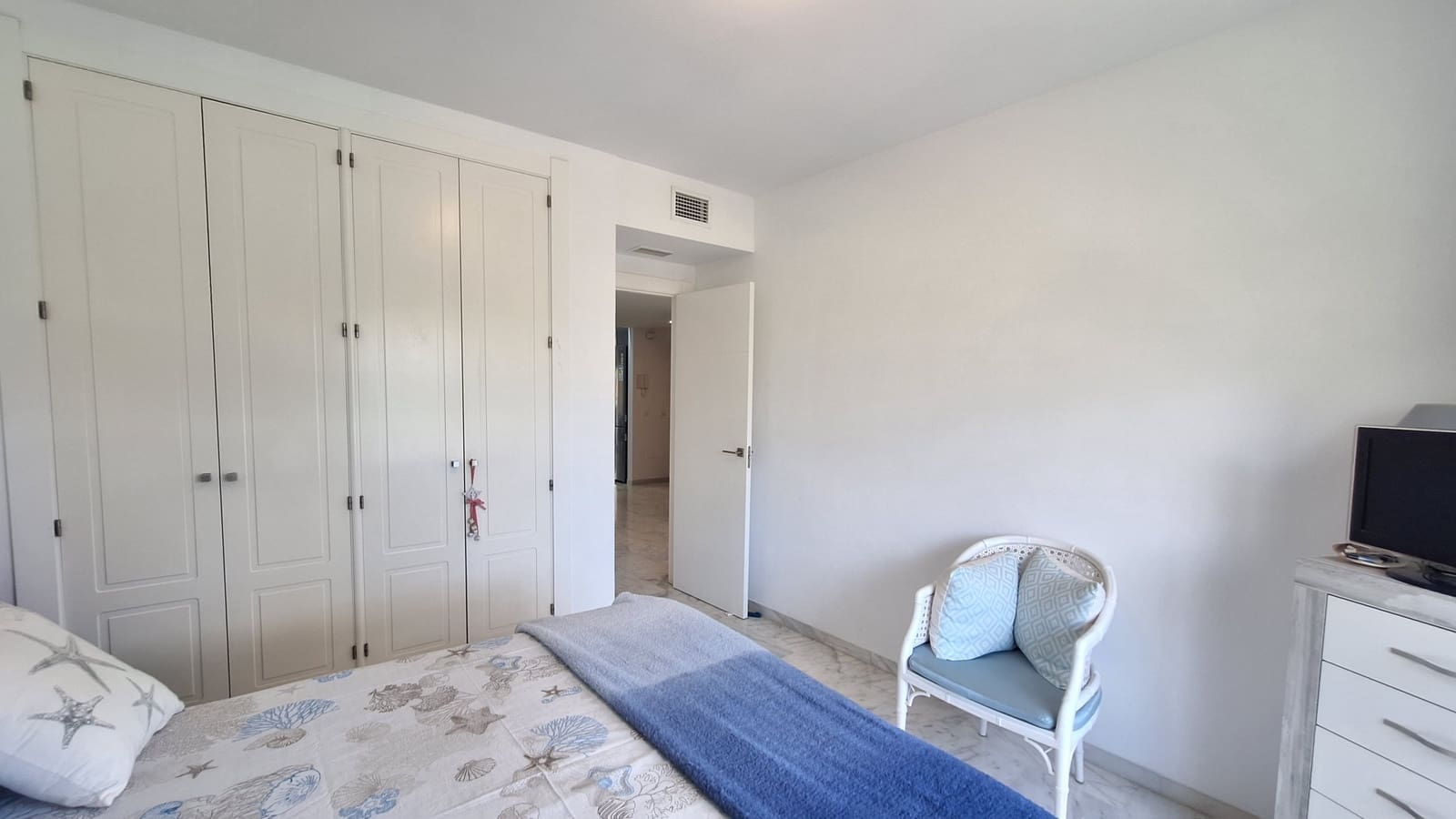 3 quarto Apartamento para venda em Estepona com piscina garagem - 395 000 € (Ref: 9833034)