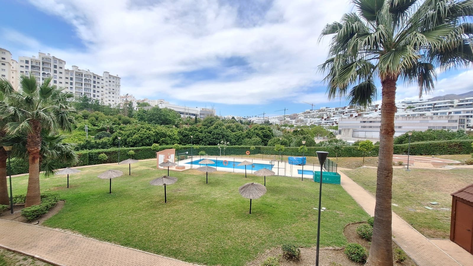3 quarto Apartamento para venda em Estepona com piscina garagem - 395 000 € (Ref: 9833034)