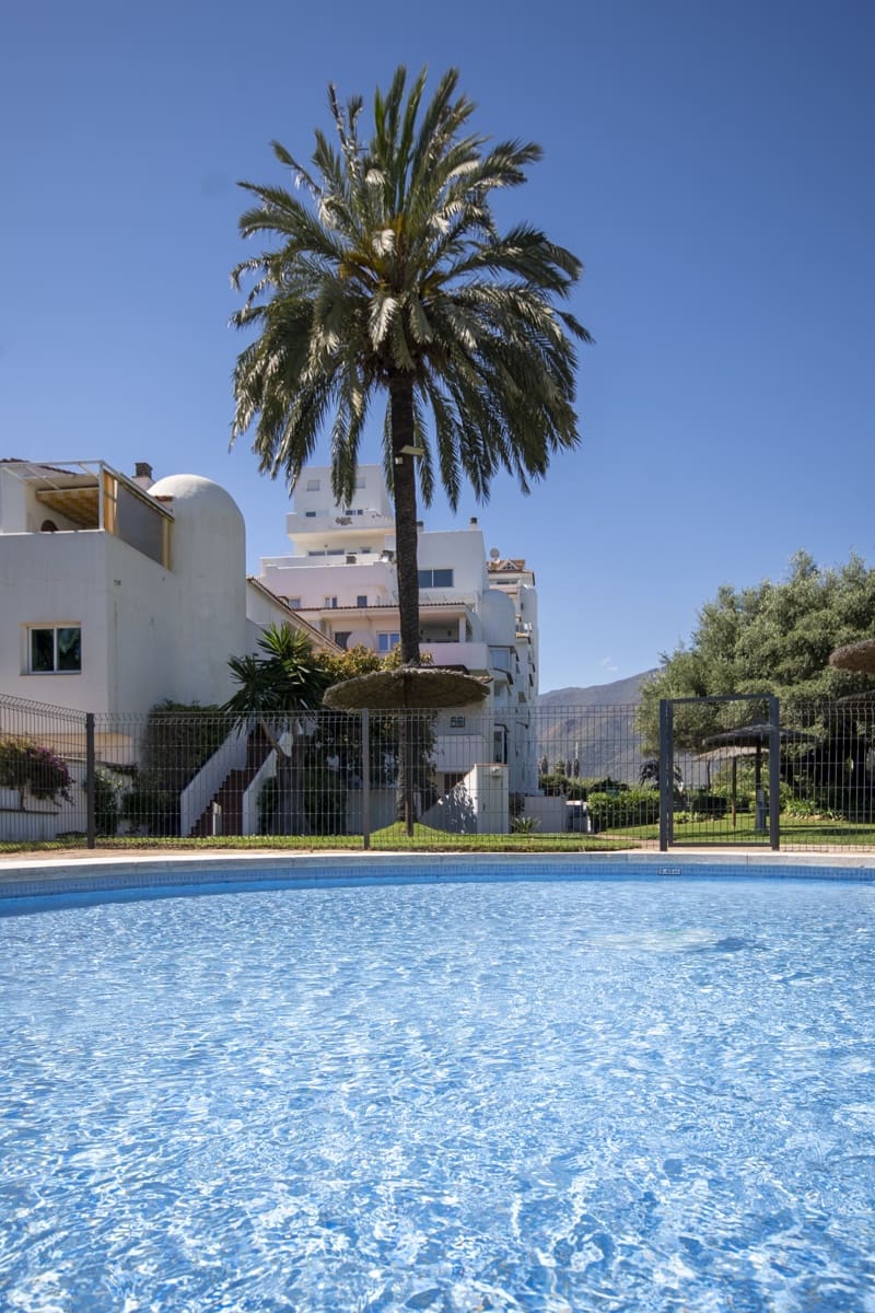 2 makuuhuone Huoneisto myytävänä paikassa Estepona mukana uima-altaan - 399 000 € (Ref: 9860838)