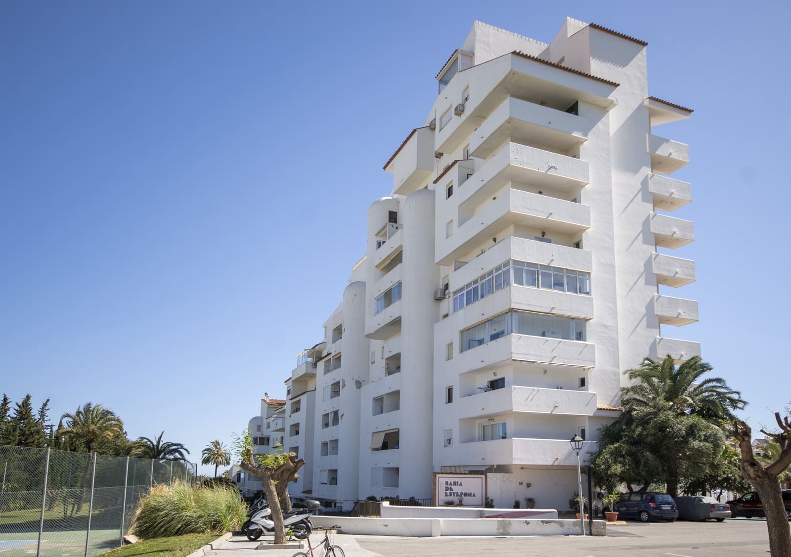 2 makuuhuone Huoneisto myytävänä paikassa Estepona mukana uima-altaan - 399 000 € (Ref: 9860838)
