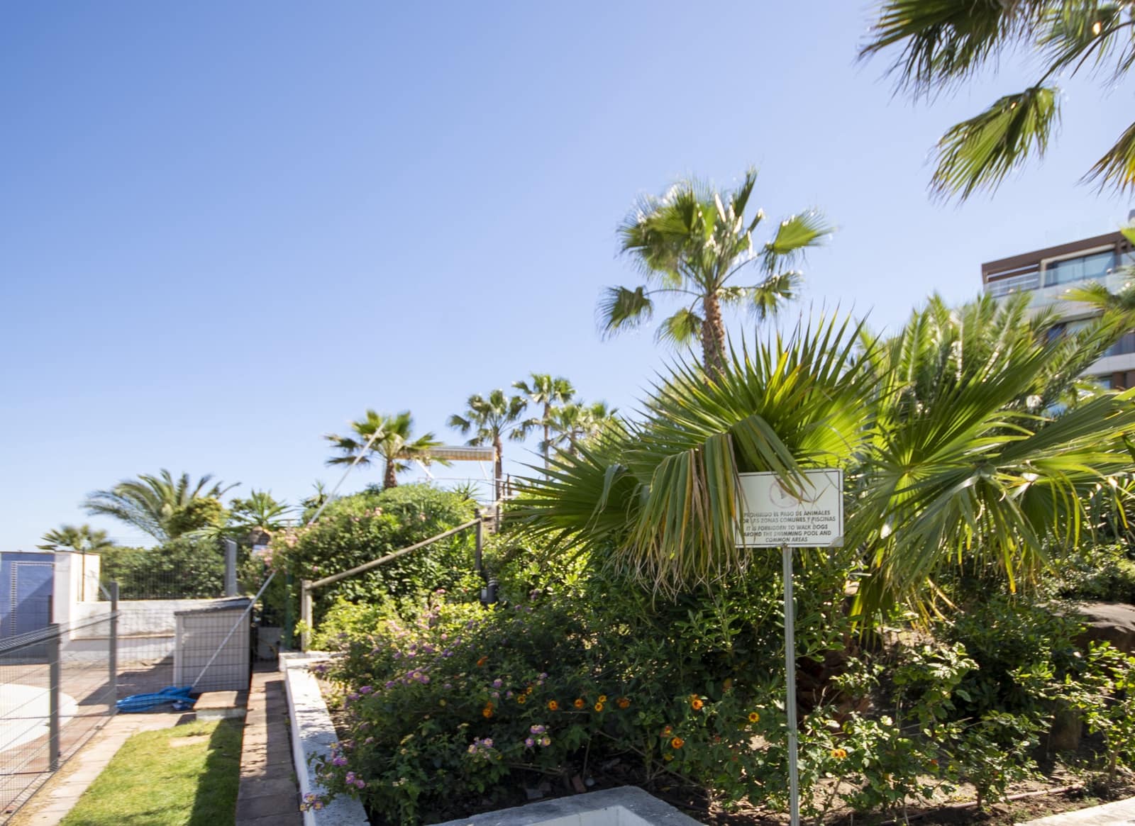 2 makuuhuone Huoneisto myytävänä paikassa Estepona mukana uima-altaan - 399 000 € (Ref: 9860838)