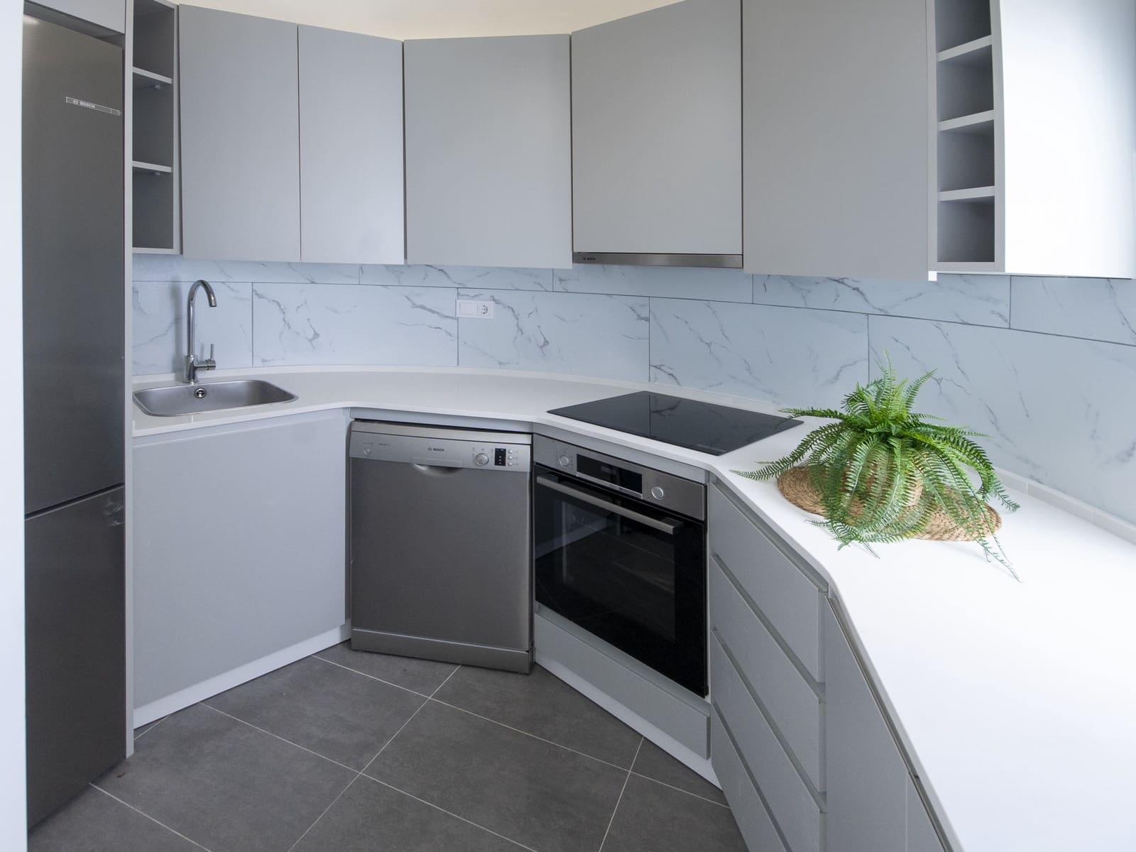 2 makuuhuone Huoneisto myytävänä paikassa Estepona mukana uima-altaan - 399 000 € (Ref: 9860838)