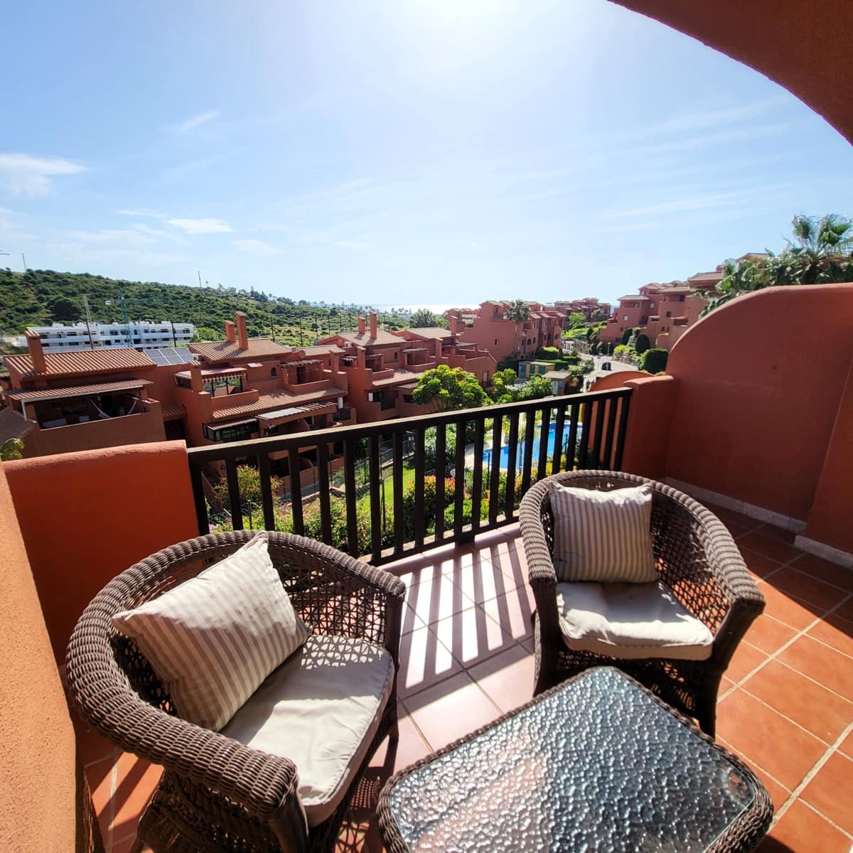 4 quarto Penthouse para venda em Estepona com piscina garagem - 455 000 € (Ref: 9863847)