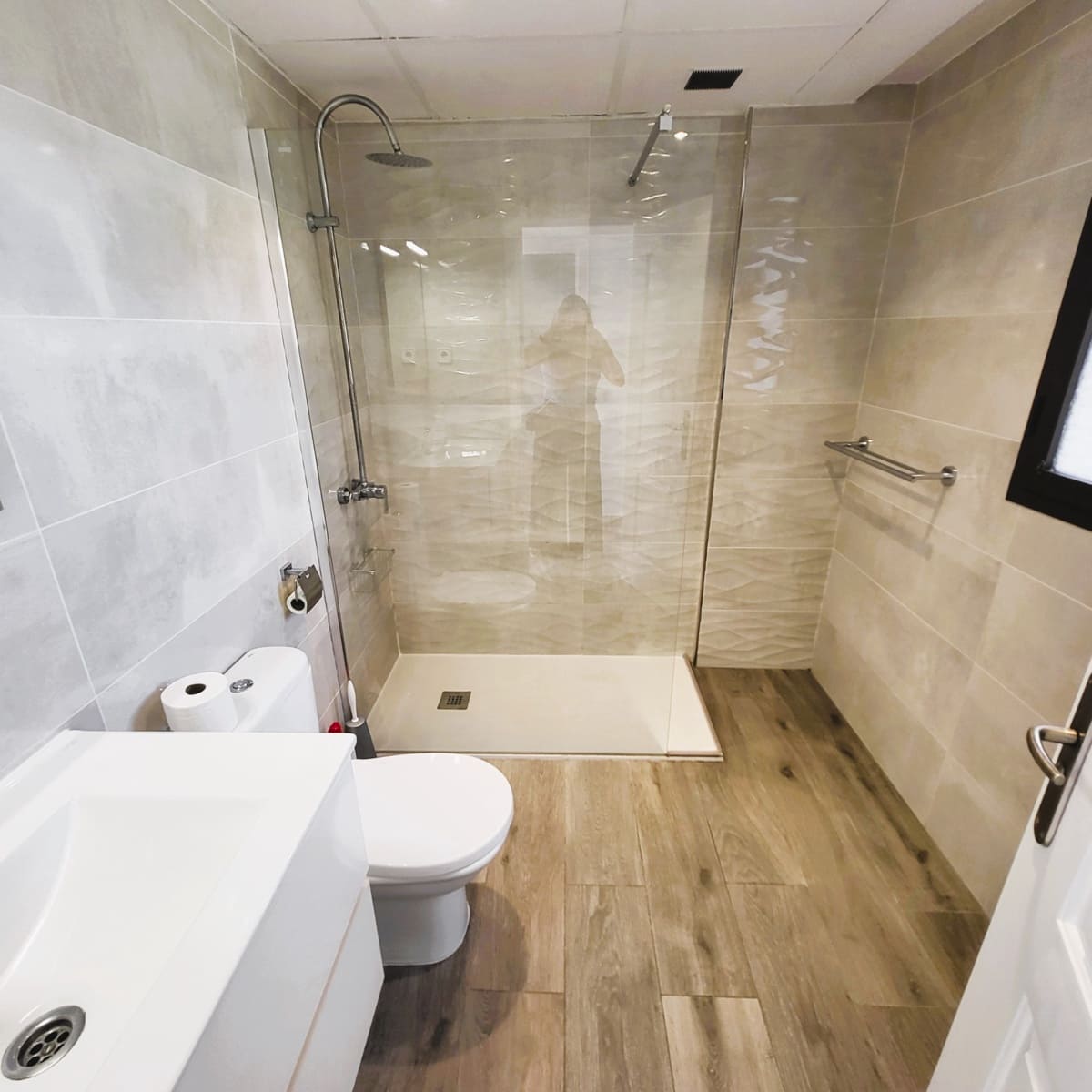 4 quarto Penthouse para venda em Estepona com piscina garagem - 455 000 € (Ref: 9863847)