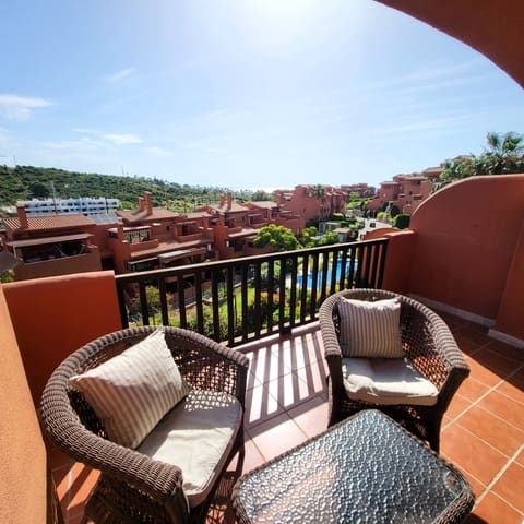4 quarto Penthouse para venda em Estepona com piscina garagem - 455 000 € (Ref: 9863847)
