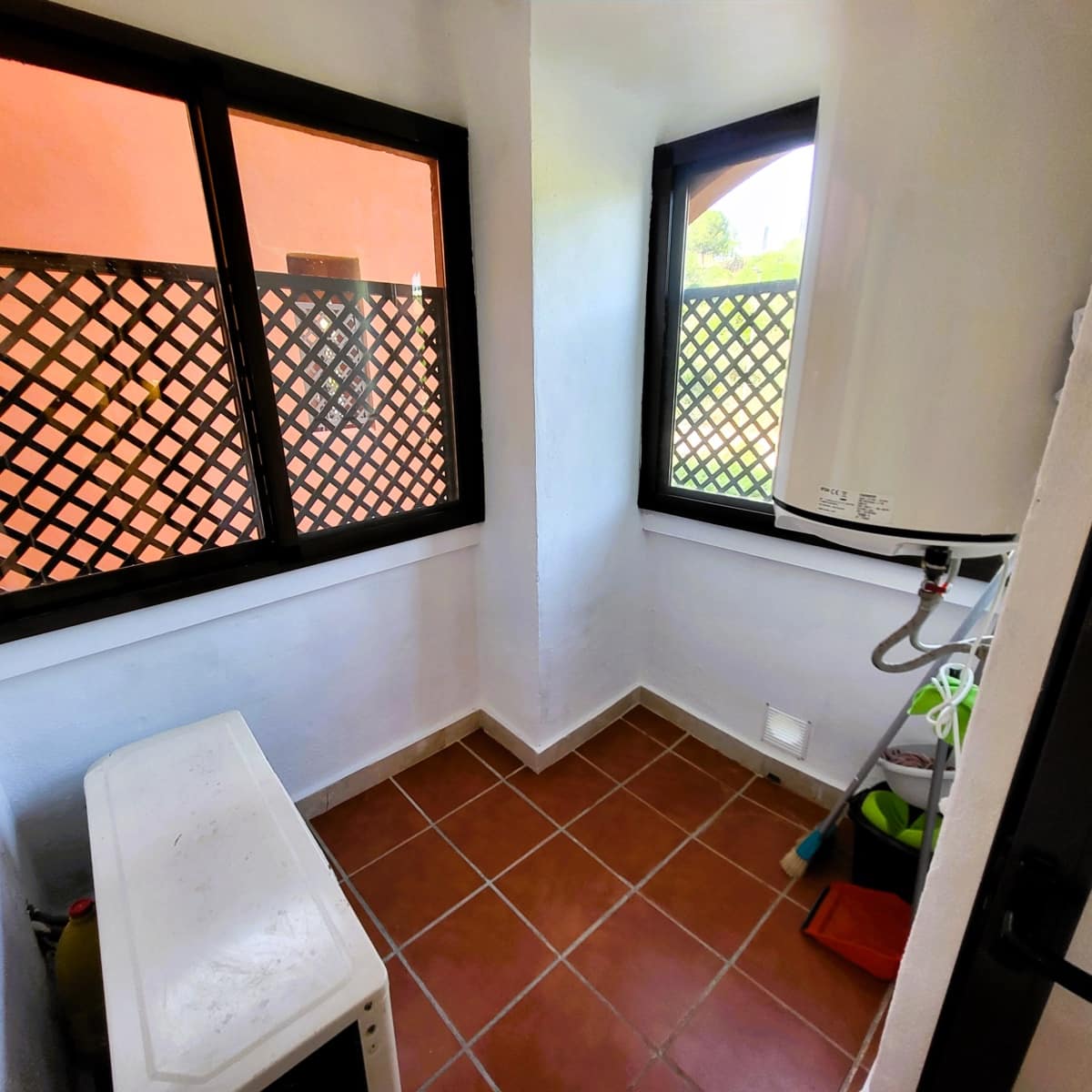 4 quarto Penthouse para venda em Estepona com piscina garagem - 455 000 € (Ref: 9863847)