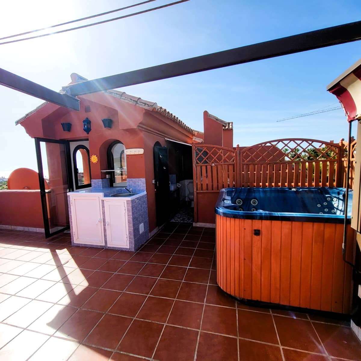 4 quarto Penthouse para venda em Estepona com piscina garagem - 455 000 € (Ref: 9863847)
