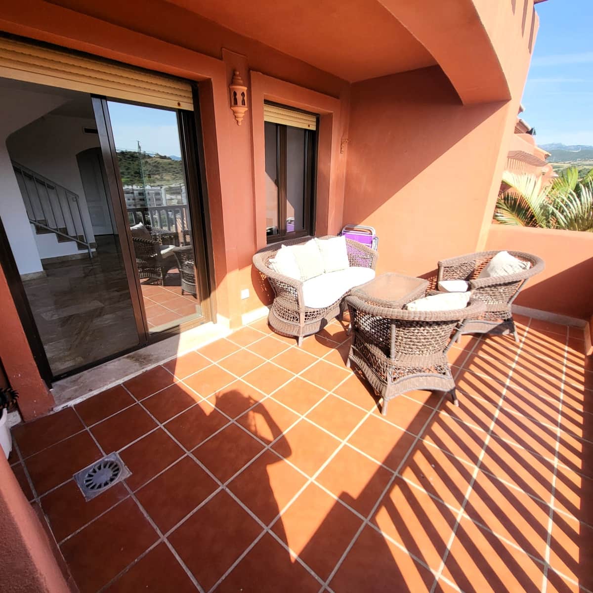 4 quarto Penthouse para venda em Estepona com piscina garagem - 455 000 € (Ref: 9863847)