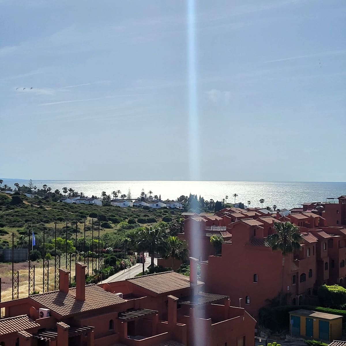 4 quarto Penthouse para venda em Estepona com piscina garagem - 455 000 € (Ref: 9863847)