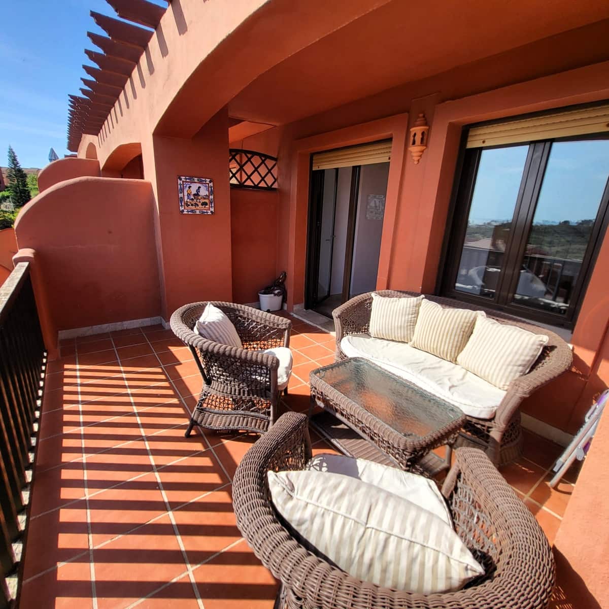 4 quarto Penthouse para venda em Estepona com piscina garagem - 455 000 € (Ref: 9863847)