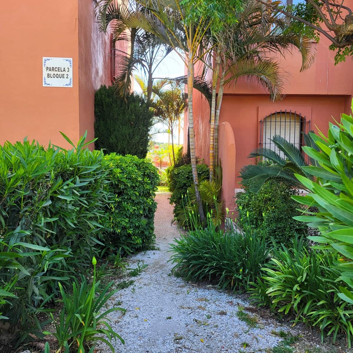 4 quarto Penthouse para venda em Estepona com piscina garagem - 455 000 € (Ref: 9863847)