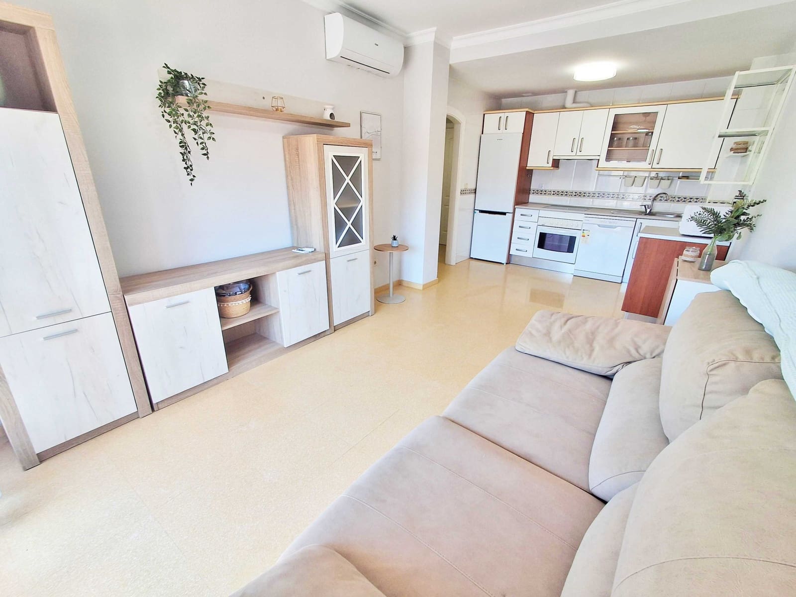 2 bedroom Flat for sale in San Luis de Sabinillas with pool - € 295,000 (Ref: 9877577)