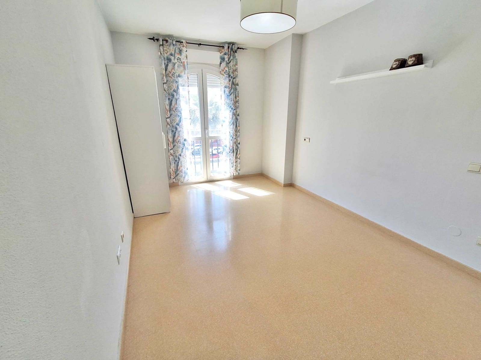 2 bedroom Flat for sale in San Luis de Sabinillas with pool - € 295,000 (Ref: 9877577)